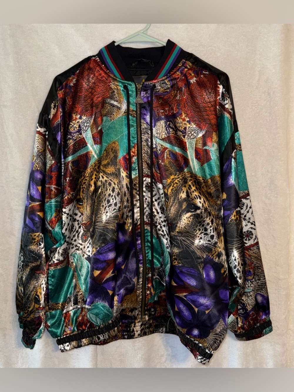 Vintage Casual Isle size large leopard green windbreaker jacket